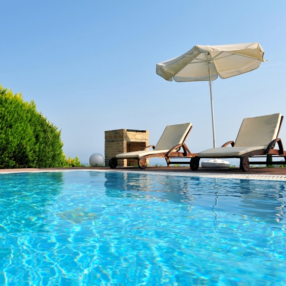 Piscine &agrave; d&eacute;bordement